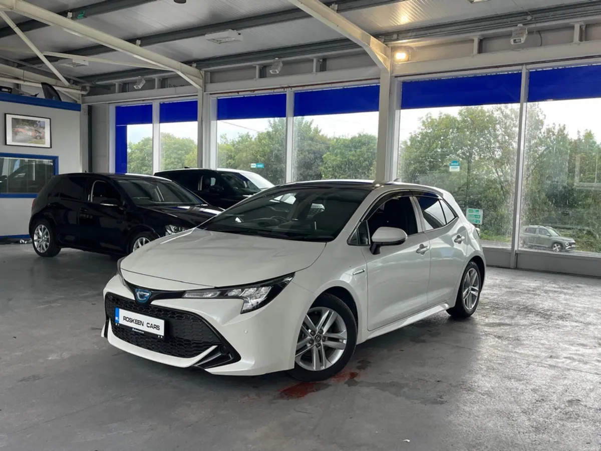 Toyota Corolla SPORT 1.8 6AA-ZWE211H - Image 1