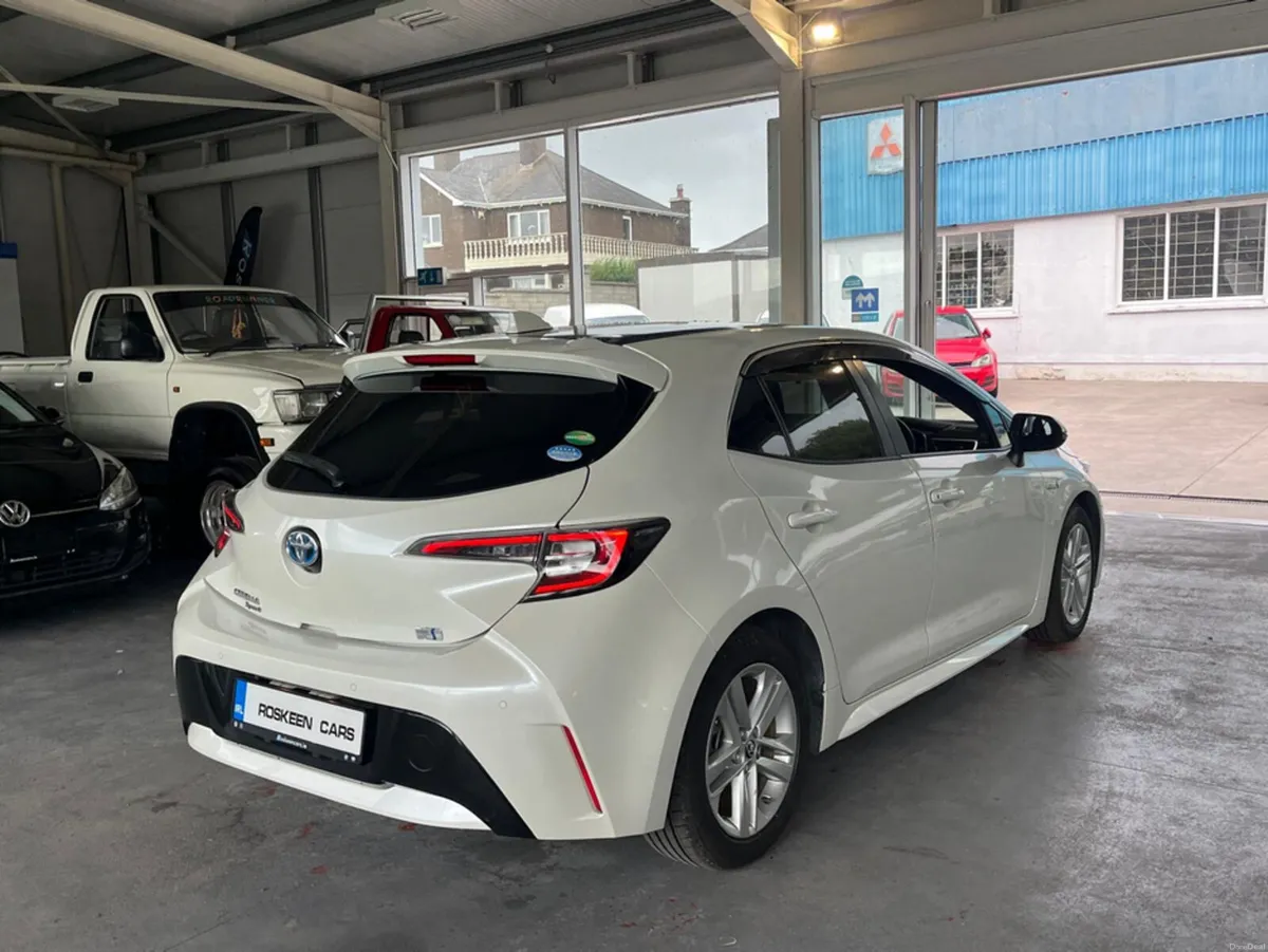Toyota Corolla SPORT 1.8 6AA-ZWE211H - Image 5