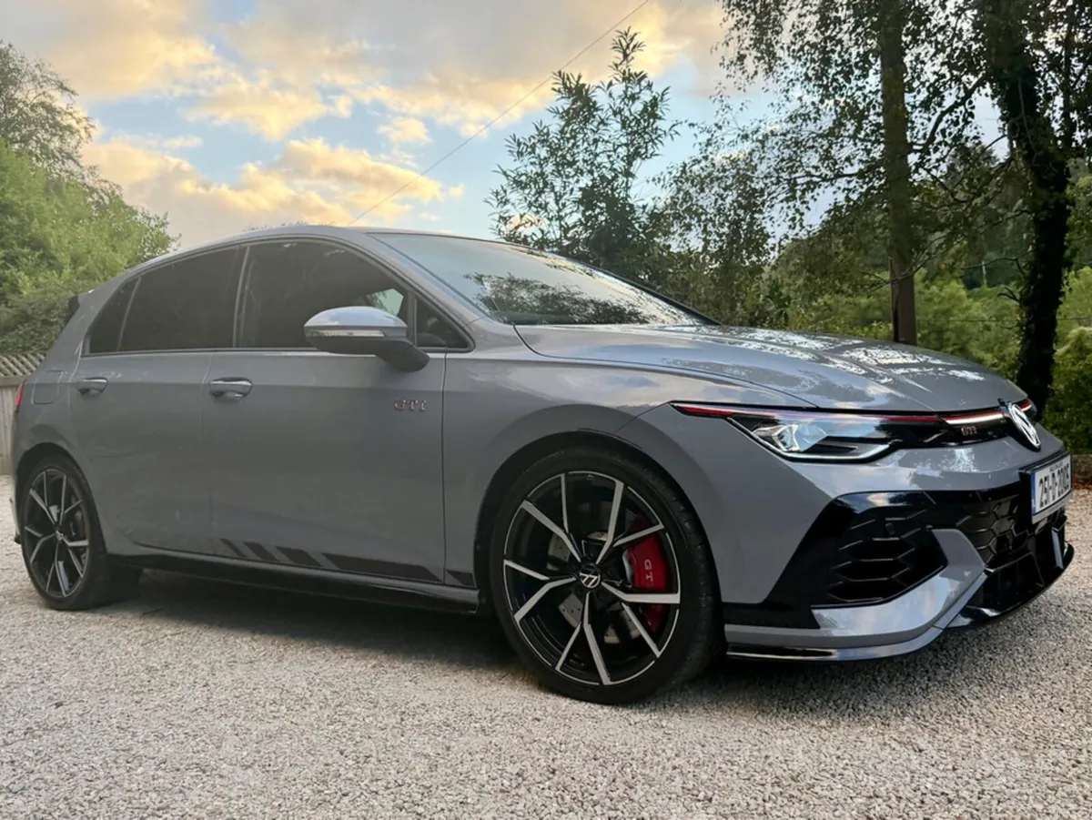 Volkswagen Golf GTI CLUBSPORT 300BHP *Sunroof…Adap - Image 1