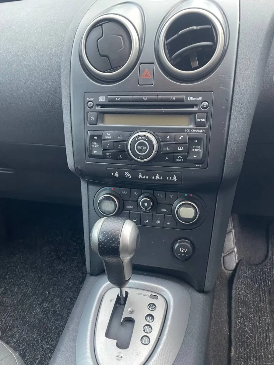 Automatic Nissan Qashqai 2008 - Image 6