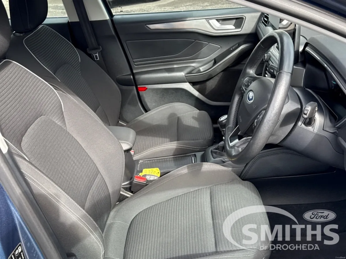 Ford Focus TITANIUM ED 5W 1.0T125 M MHEV 4DR - Image 4