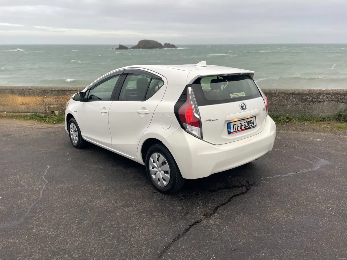 171 Toyota Aqua 1.5 Petrol Hybrid.. NCT 04/27 - Image 5