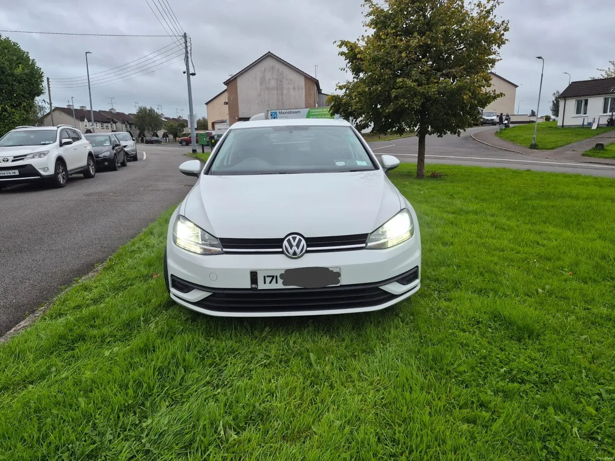 2017 Volkswagen Golf - Image 2