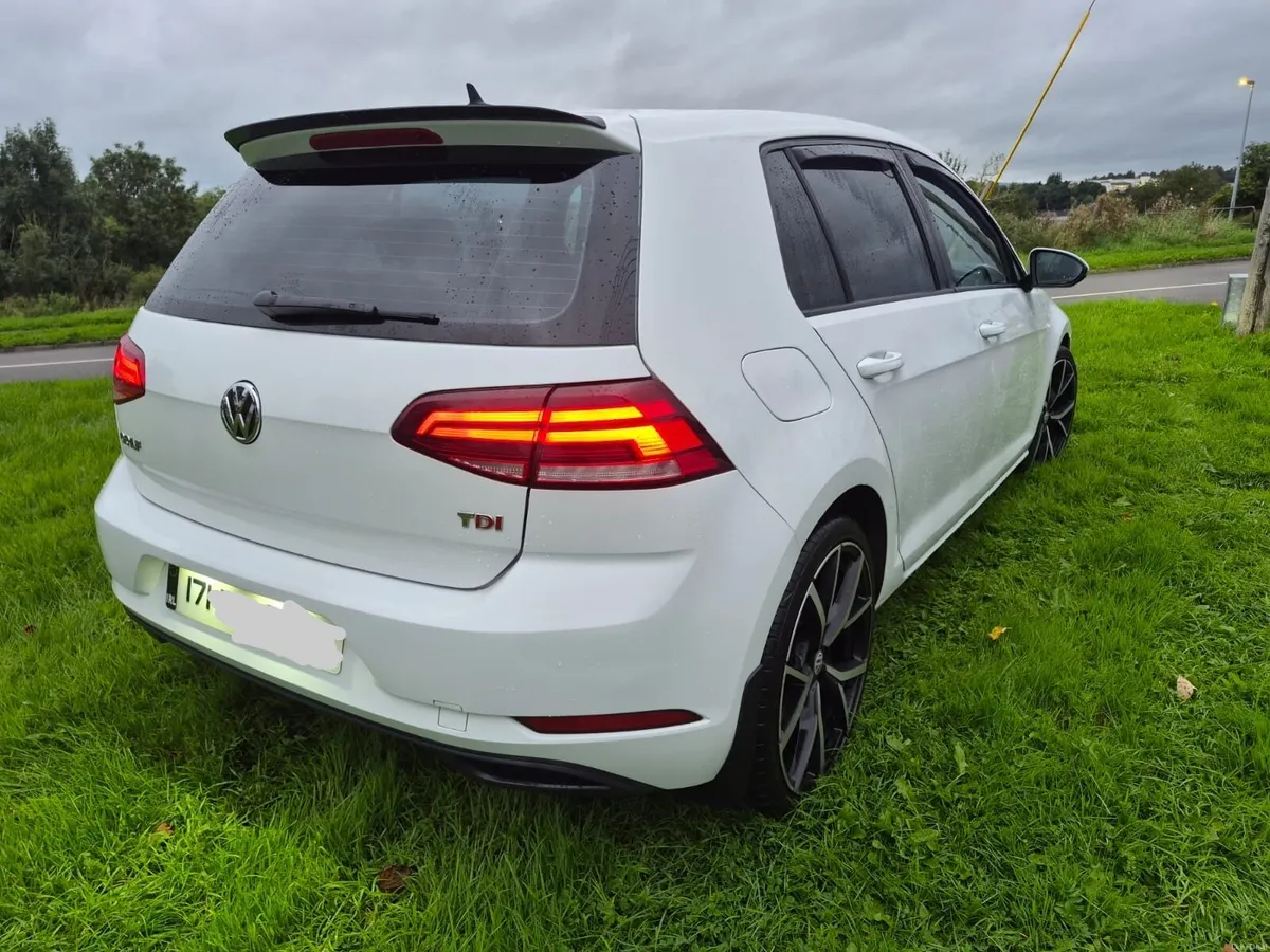 2017 Volkswagen Golf - Image 4