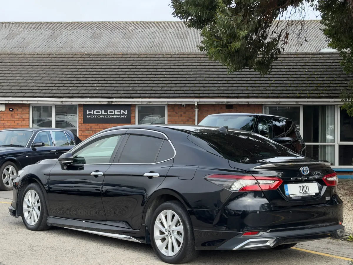 2021 Toyota Camry..Huge spec..2 Keys - Image 5