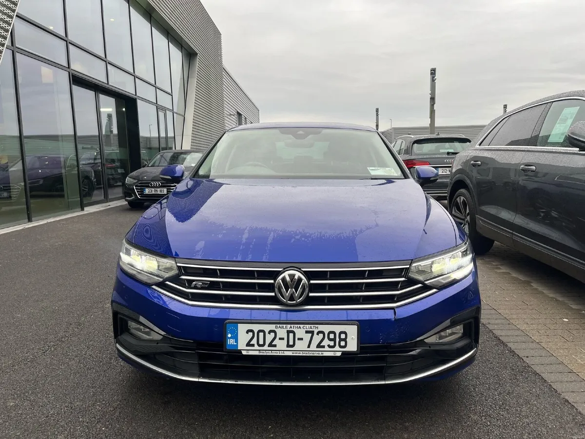 Volkswagen Passat 2020 - Image 2