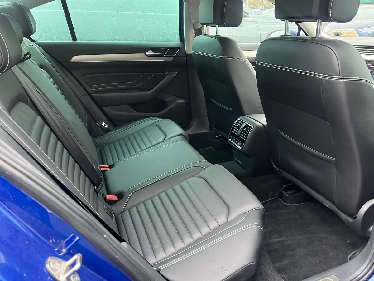 Volkswagen Passat 2020 - Image 4