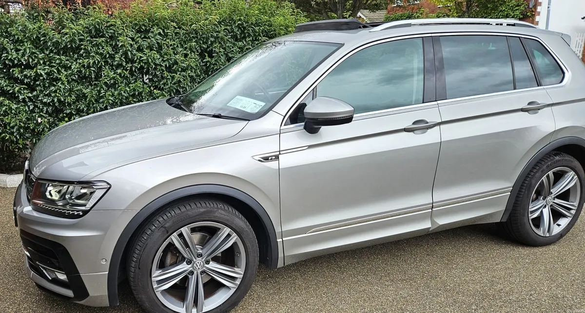 Tiguan R-LINE. only 98k,  PAN Sunroof + more - Image 3