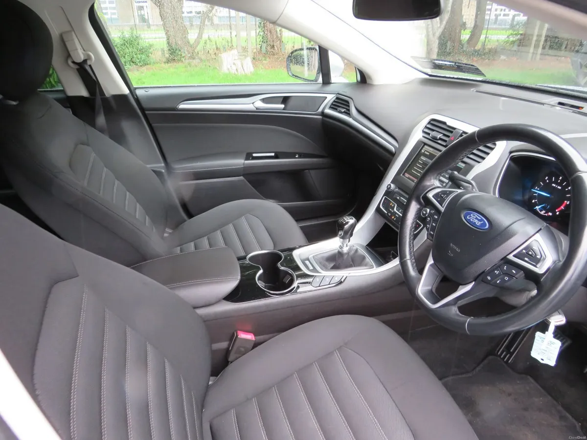 Ford Mondeo 2016 5DR 2LT ZETEC IN SILVER - Image 2