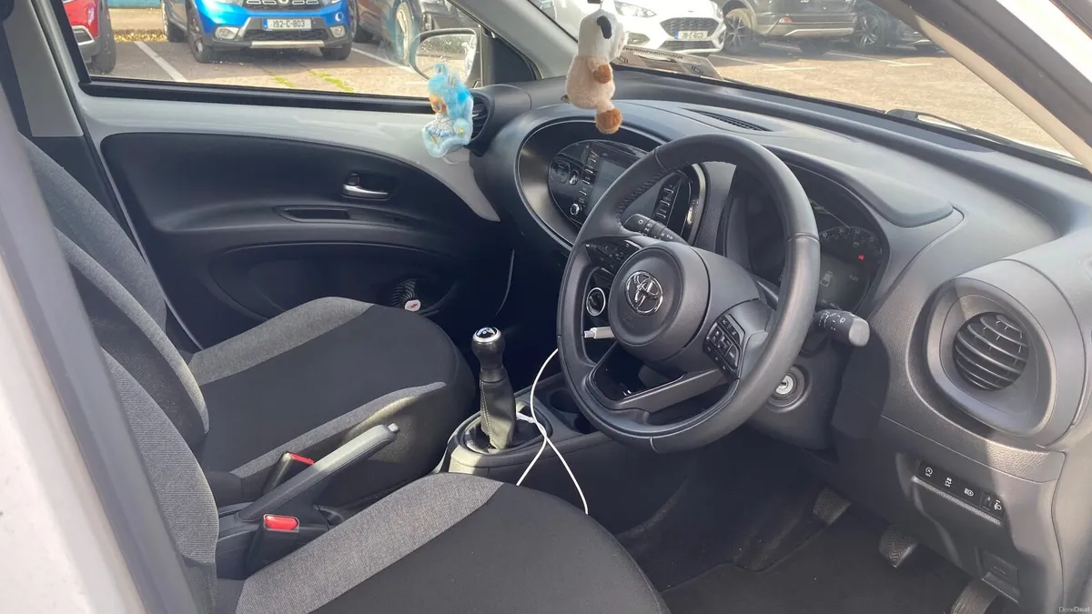 Toyota Aygo 2023 - Image 2