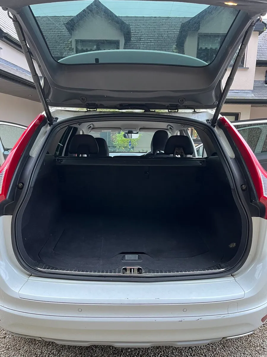 Volvo XC60 - Image 4