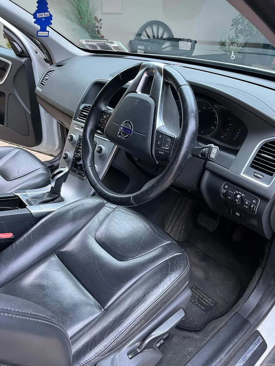 Volvo XC60 - Image 6