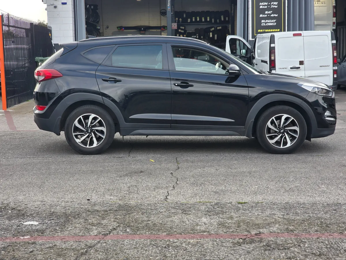 Hyundai Tucson 1.7 D Premium - Image 4