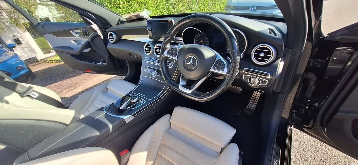 2016 Mercedes-Benz C220 AMG Line Premium - Image 2