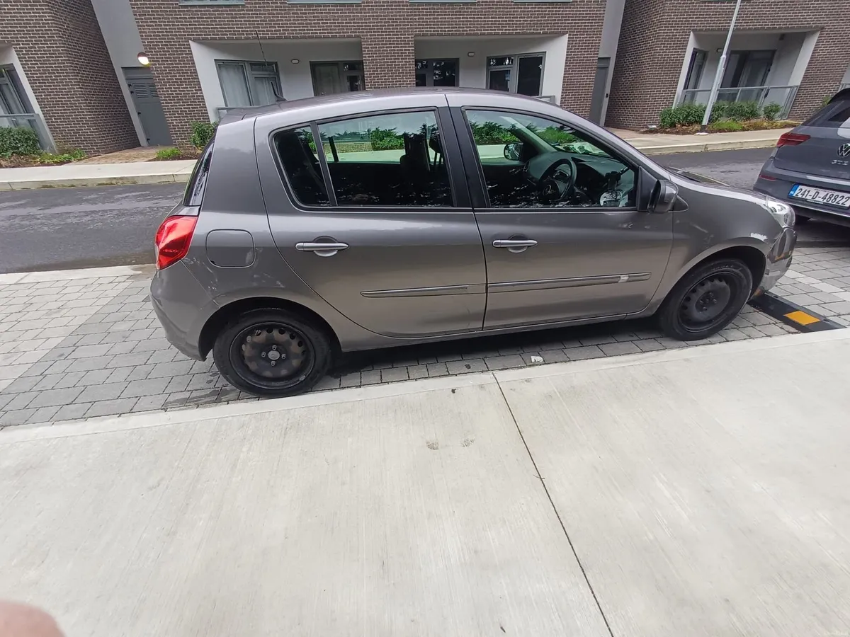 Renault Clio 2013 - Image 2