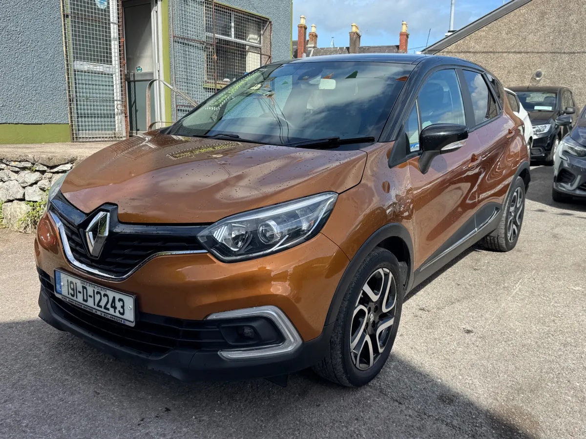 Renault Captur low mileage petrol - Image 3