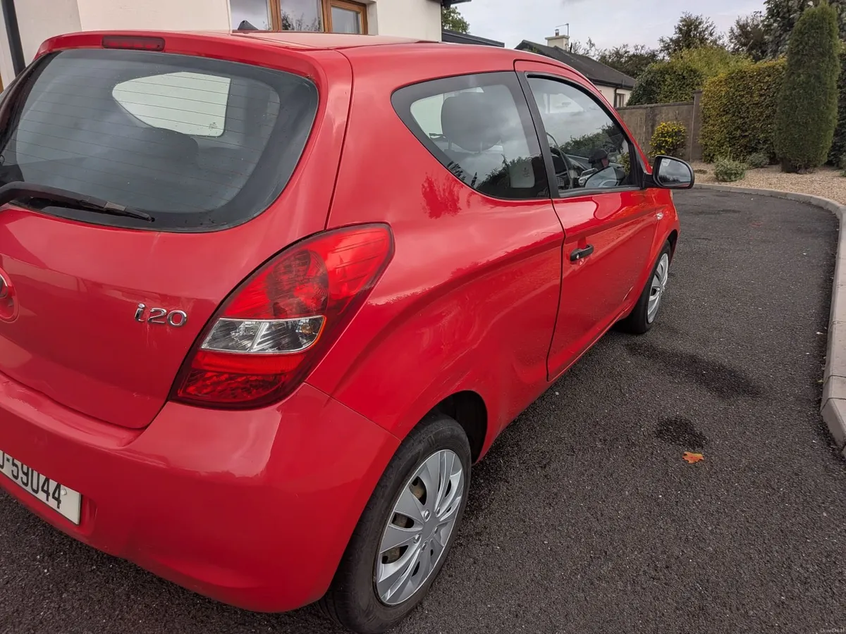 Hyundai i20 2011 - Image 2
