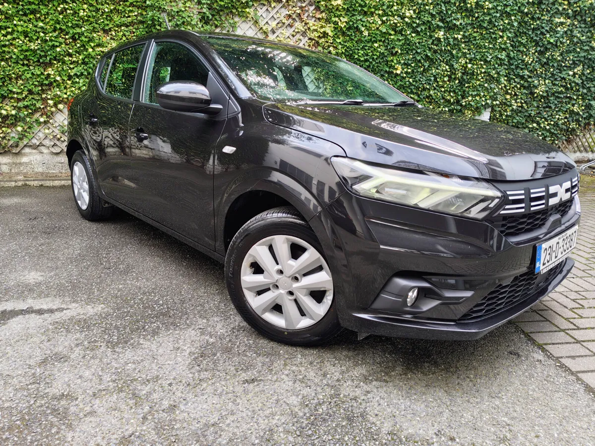 Dacia Sandero 2023 EXPRESSION SPEC EXTRAS CAMERA - Image 1
