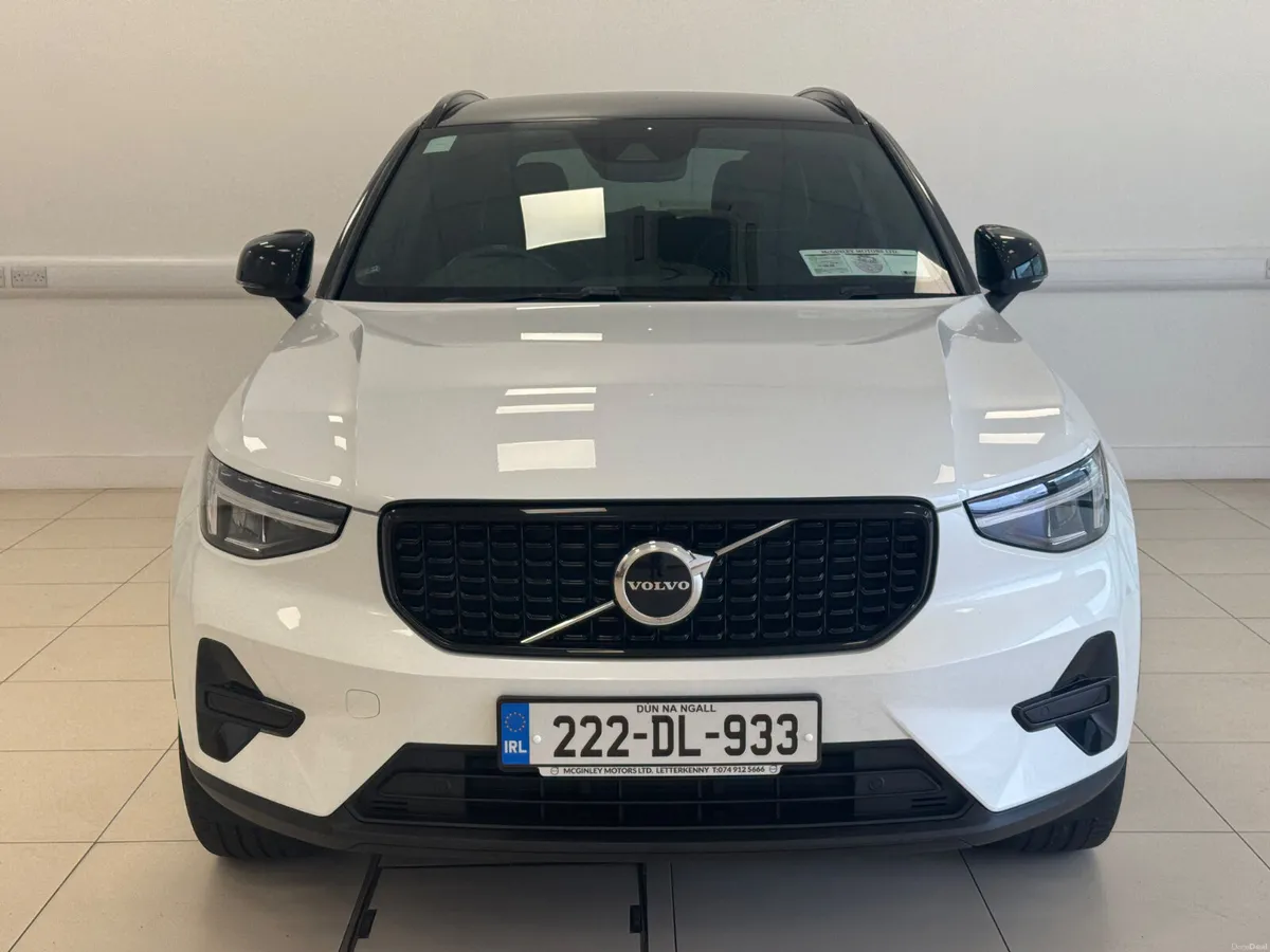Volvo XC40 2022 - Image 2