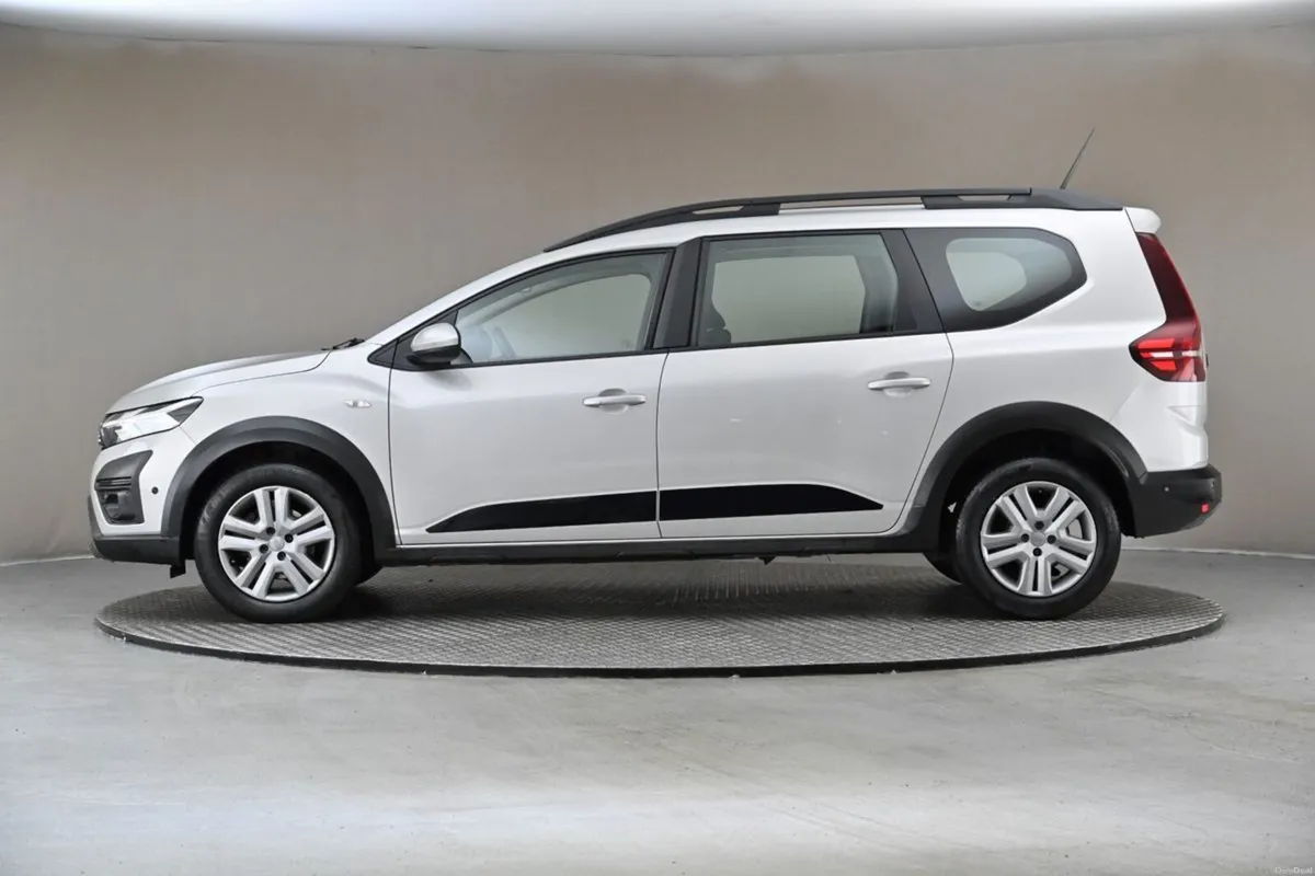 Dacia Jogger 1.0 TCE EXPRESSION 7SEATS **REVERSE C - Image 5