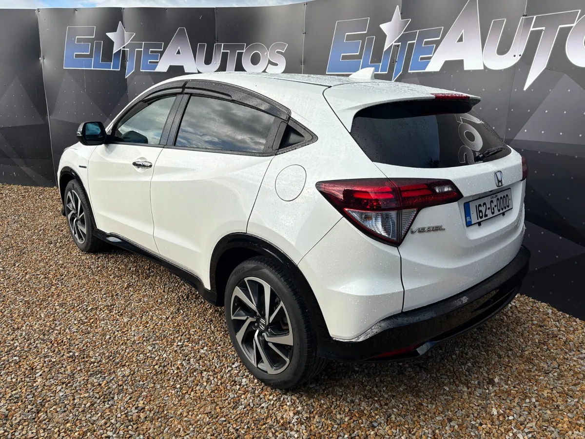 Honda Vezel RS Self Charging Hybrid 2016 - Image 4