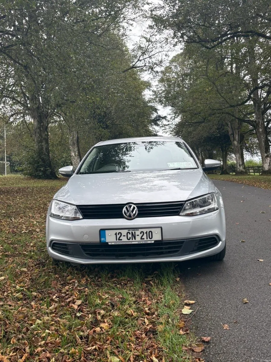 Volkswagen Jetta 2012 - Image 2