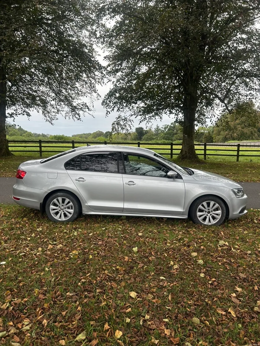 Volkswagen Jetta 2012 - Image 4