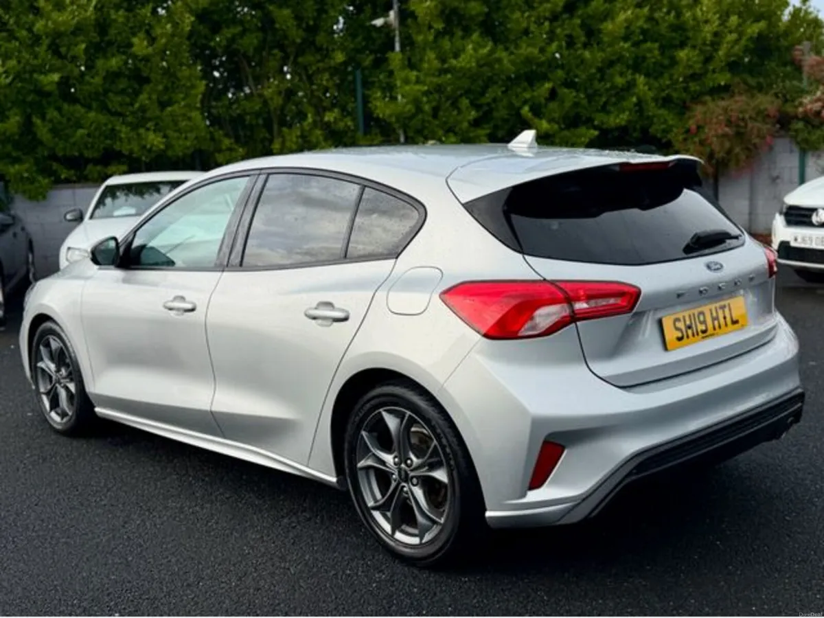 Ford Focus ST-LINE TDCI - Image 5