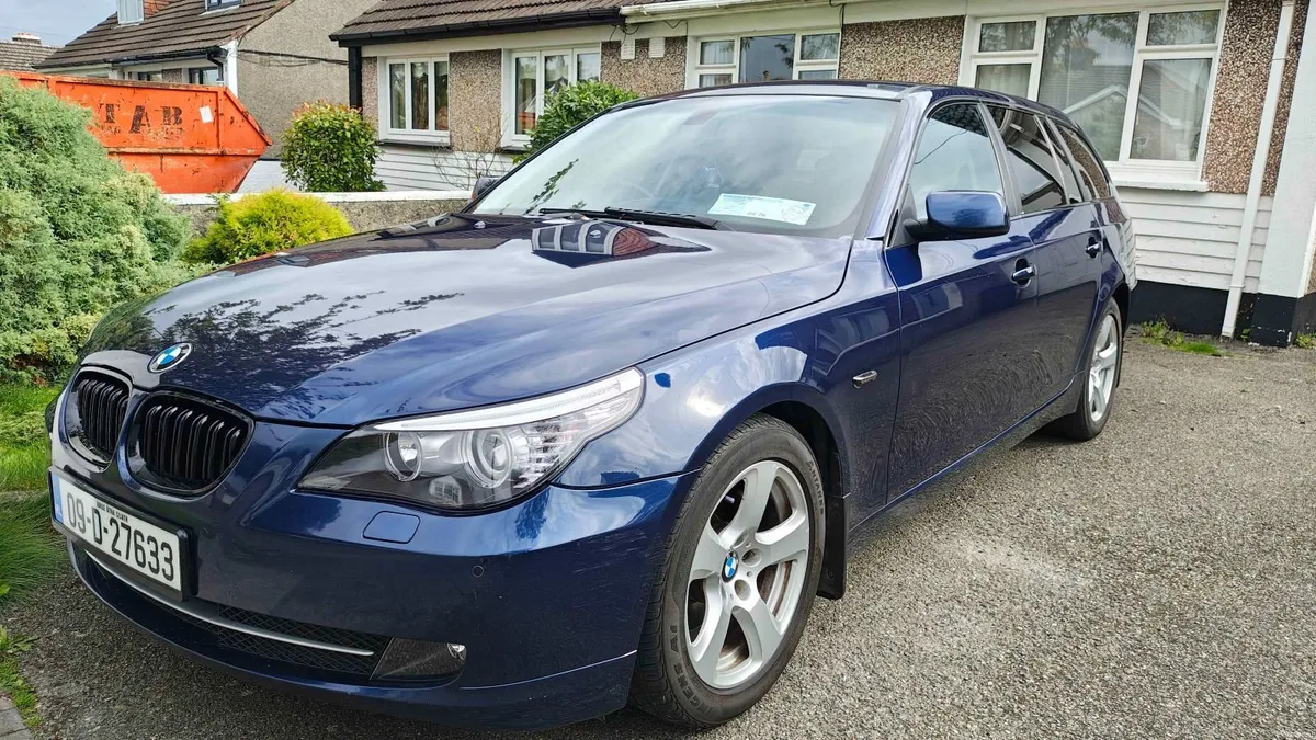 BMW 5-Series 2009 - Image 1