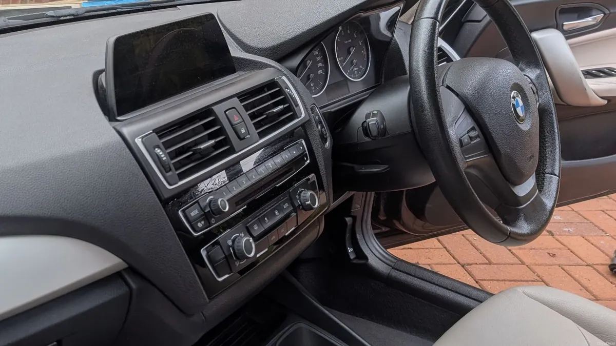 2016 BMW 118i SE – 1 Owner – 38k km – FBMWSH - Image 3