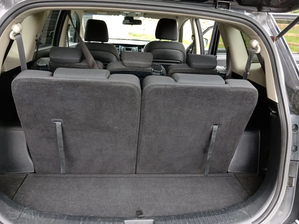 2013 Kia Carens 1.7 Diesel - 7 Seats - Image 2