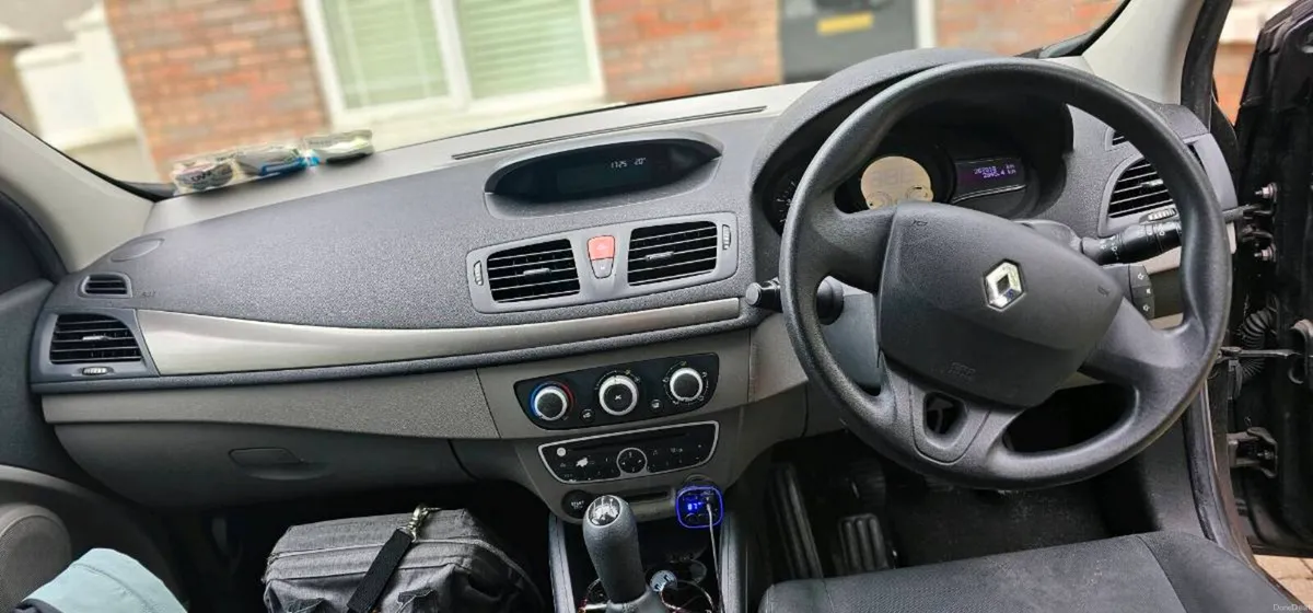 Renault Megane 2010 Diesel - Image 3