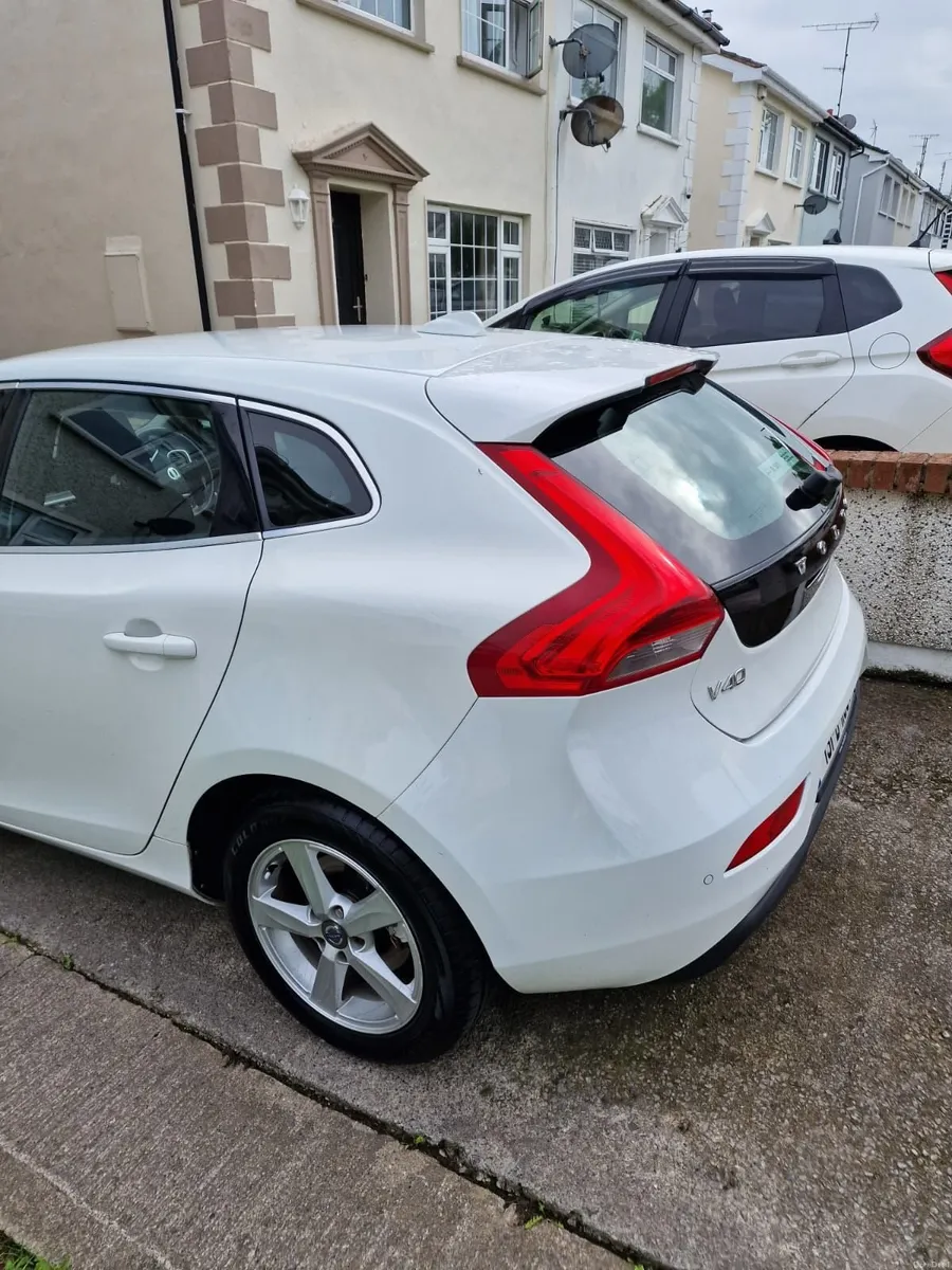 Volvo V40 2013 - Image 3