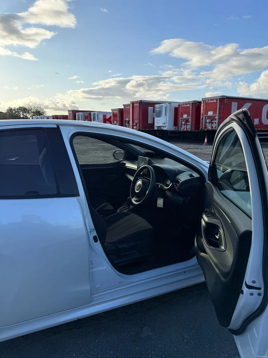 2021 Toyota Yaris 1.0 Petrol Automatic - Image 4