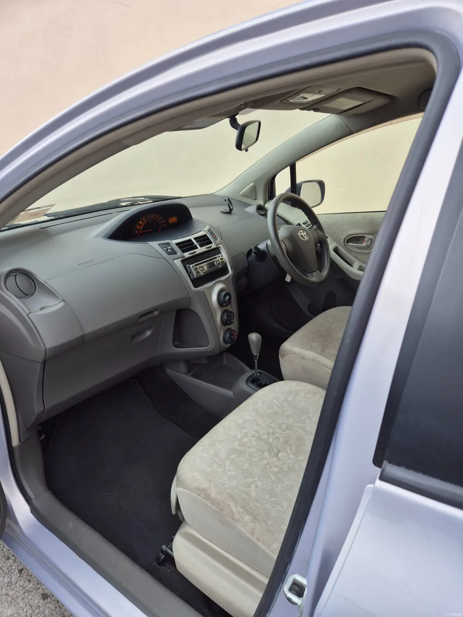 Toyota Vitz 2009 - Image 6