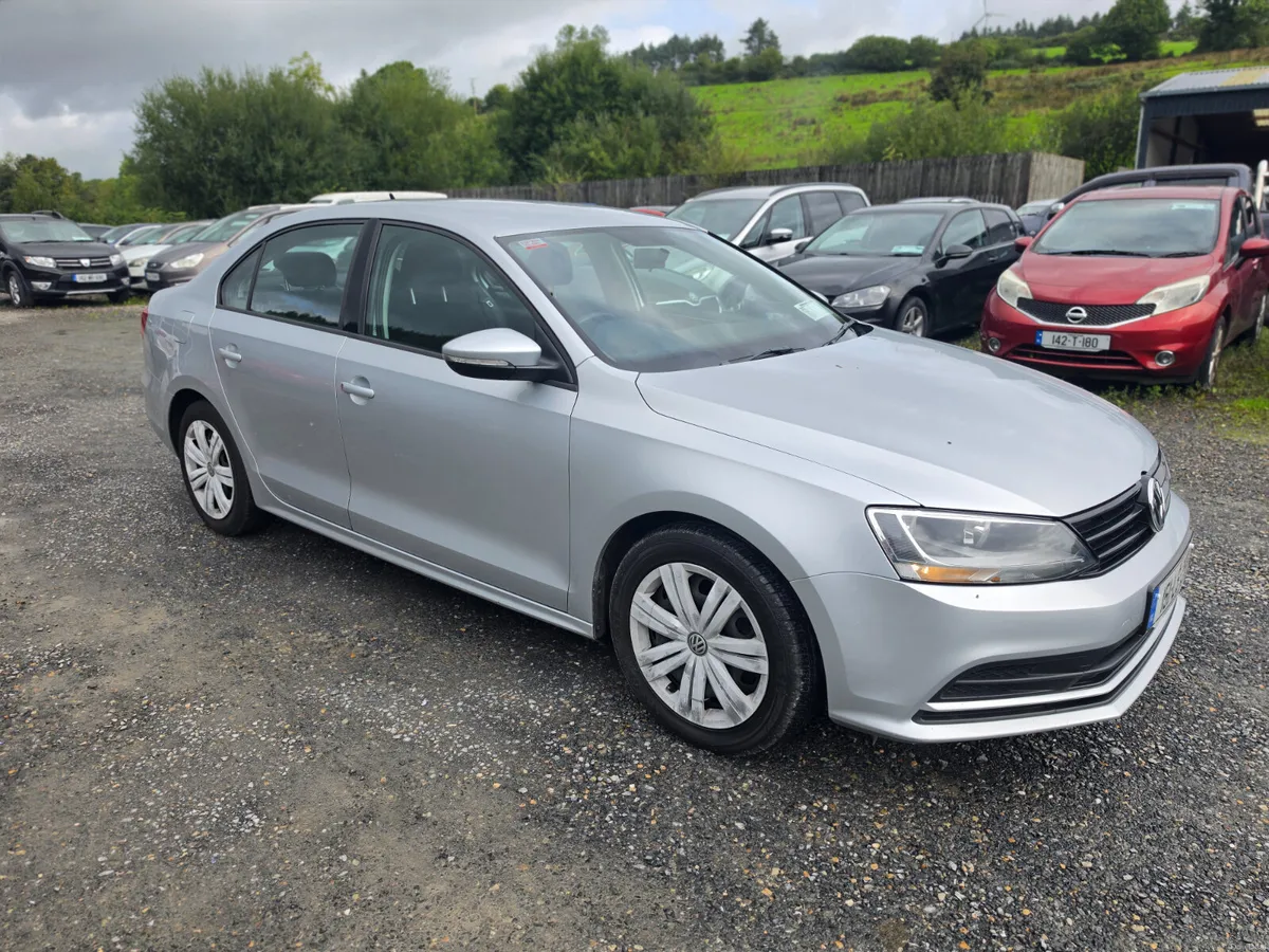 Volkswagen Jetta 2015 - Image 2