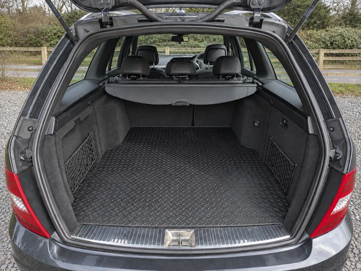 Mercedes-Benz C-Class 2013 AMG pack - Image 6