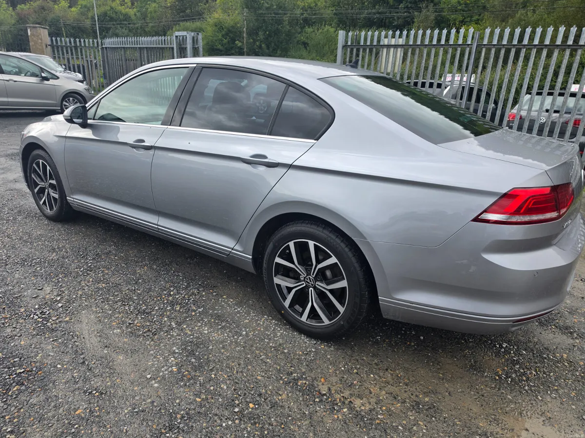 Volkswagen Passat 2018 - Image 3