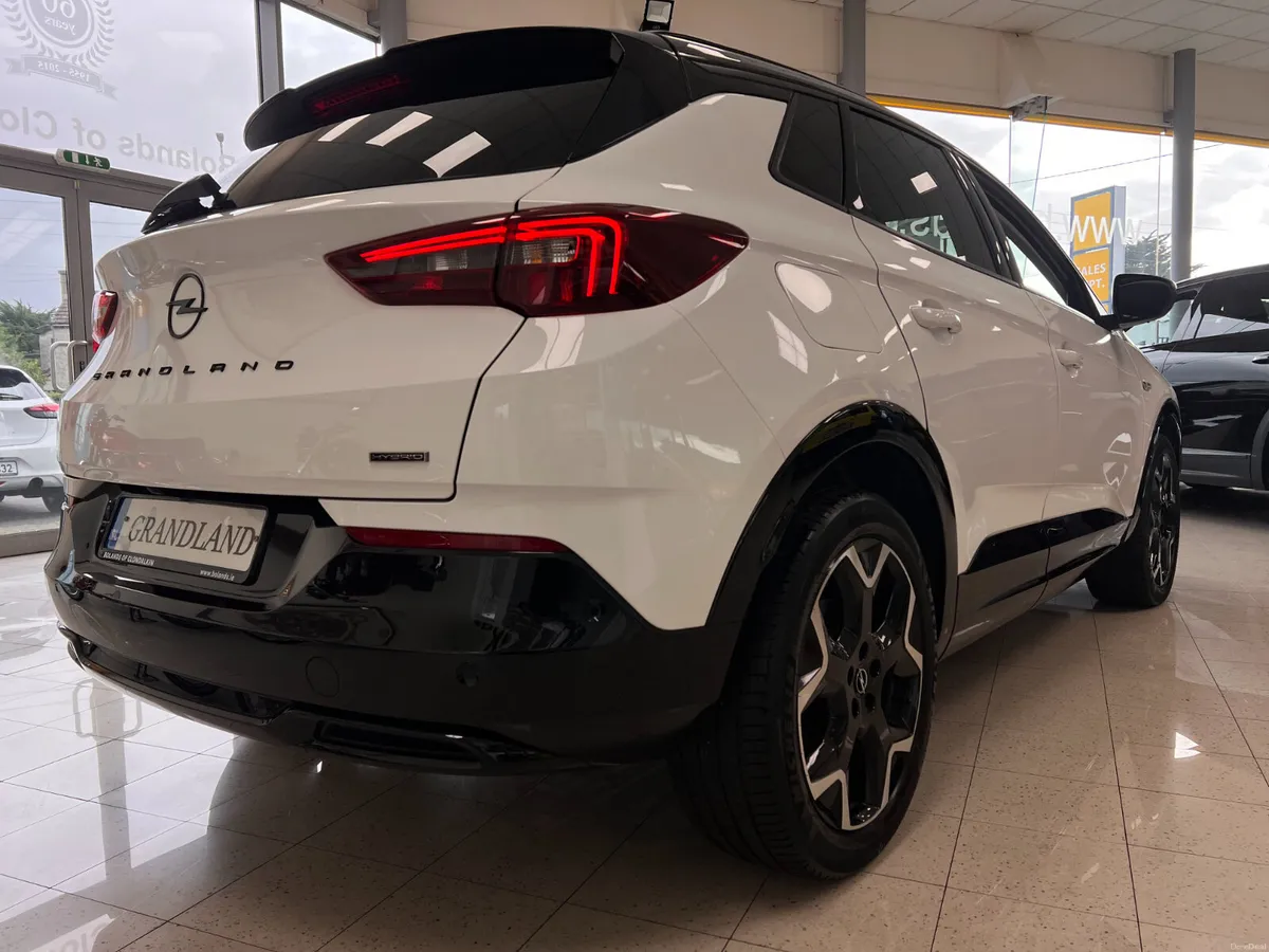 Top Spec GS HYBRID AUTO 225BHP As New Twin Tone As - Image 2