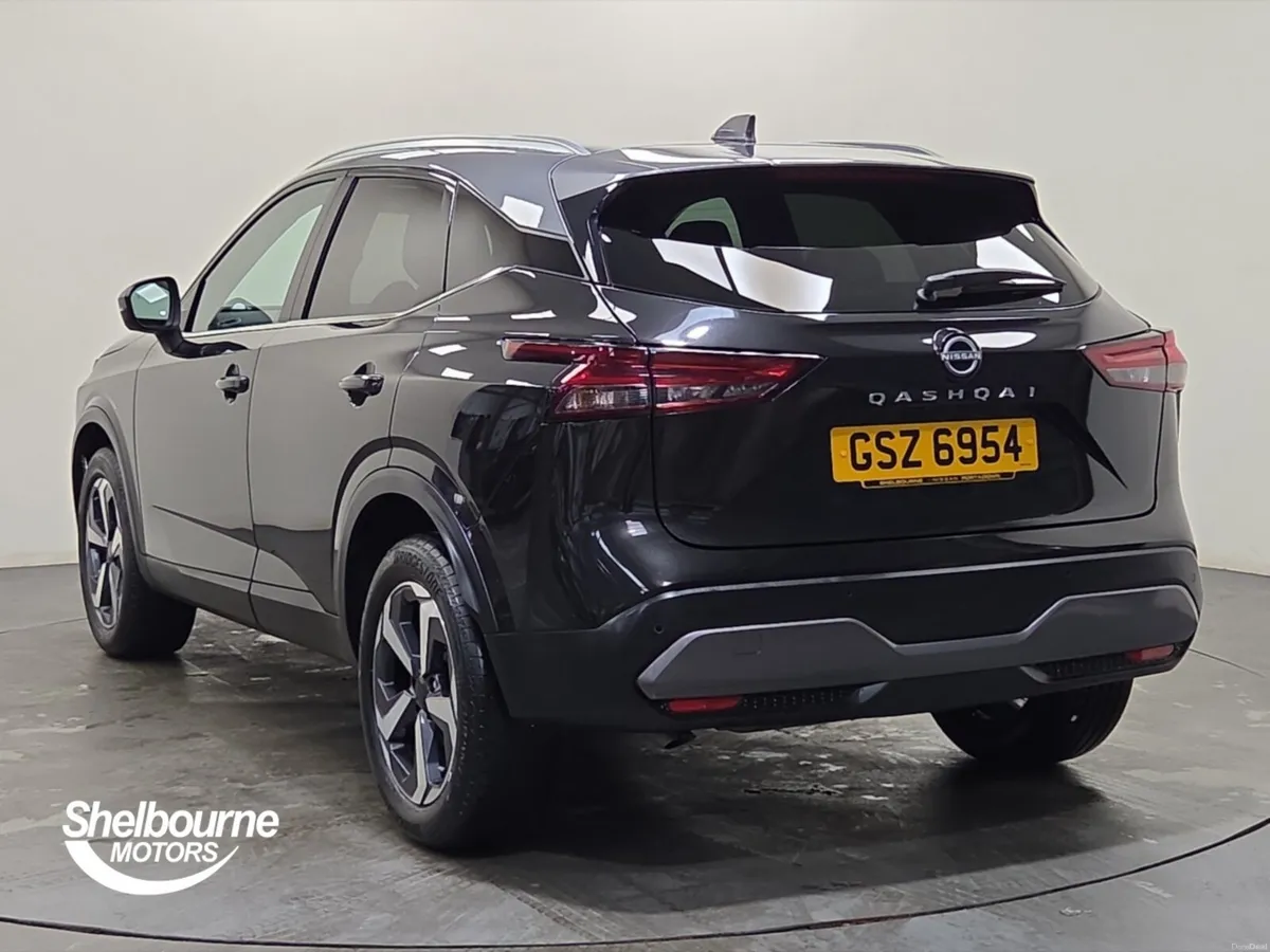 Nissan Qashqai 1.3 DiG-T MH N-Connecta 5dr - Image 2
