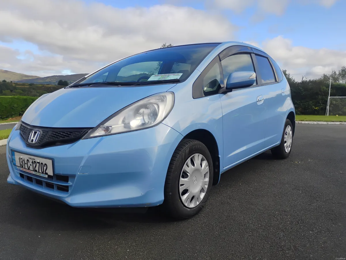 Honda Fit 2013  Automatic - Image 1