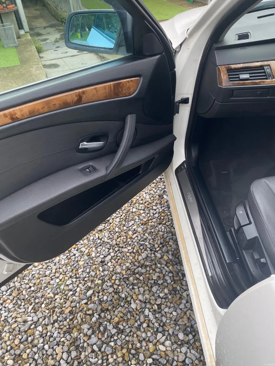 BMW 5-Series 2008 - Image 1