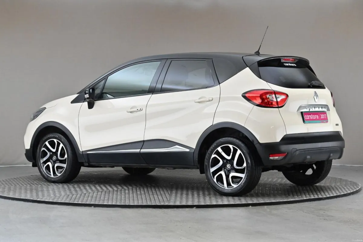 Renault Captur 1.5 DCI INTENSE 5SPD **BI-TONE ROOF - Image 6