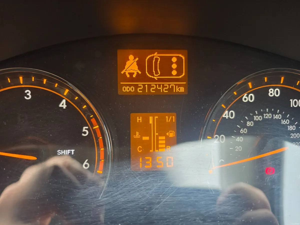 Toyota Avensis 2010 - Image 6