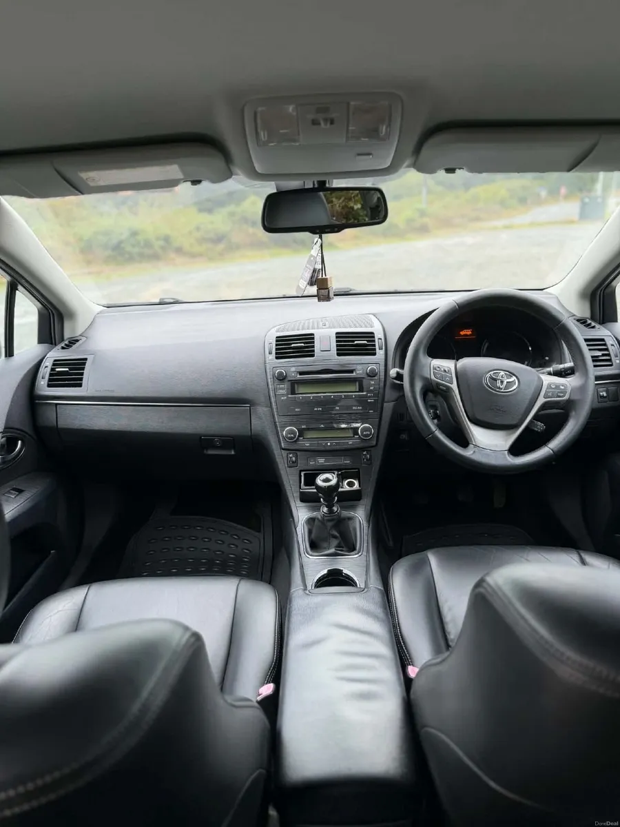 Toyota Avensis 2010 - Image 5
