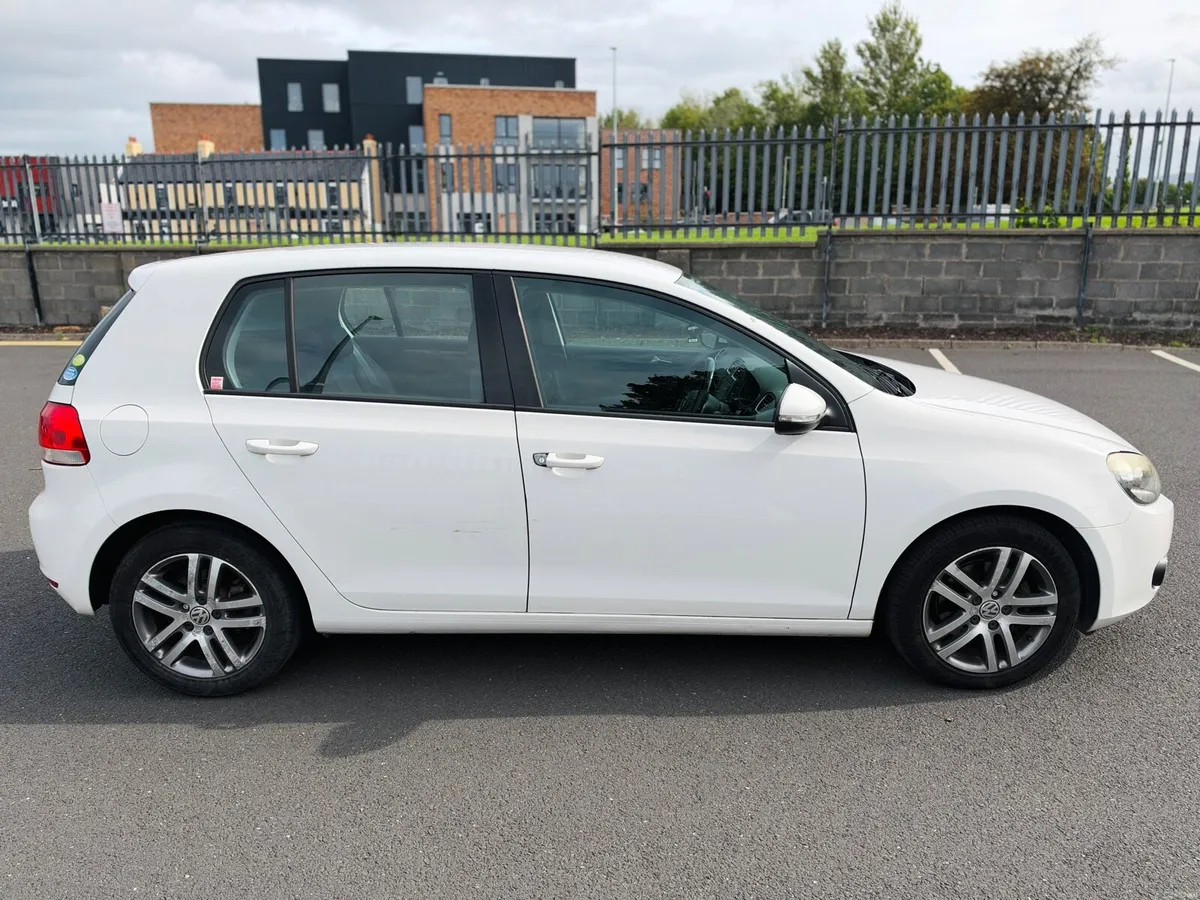 2010 VW GOLF • COMFORTLINE • AUTO • - Image 4