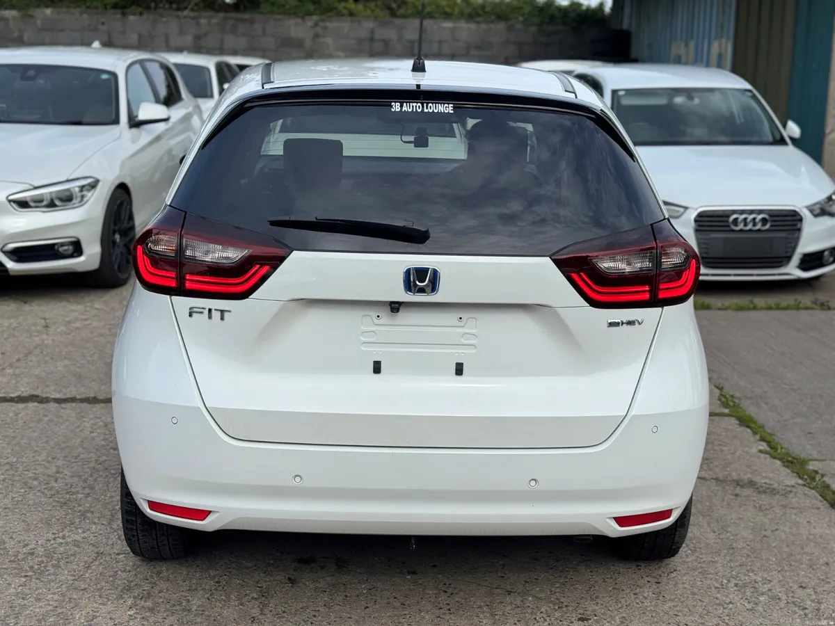 HONDA FIT 1.5L HYBRID AUTOMATIC 2015 52000KM ONLY - Image 5