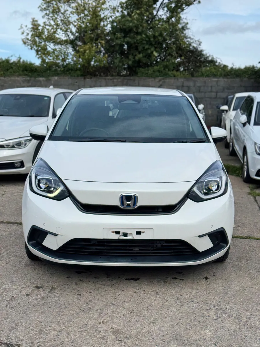HONDA FIT 1.5L HYBRID AUTOMATIC 2015 52000KM ONLY - Image 2