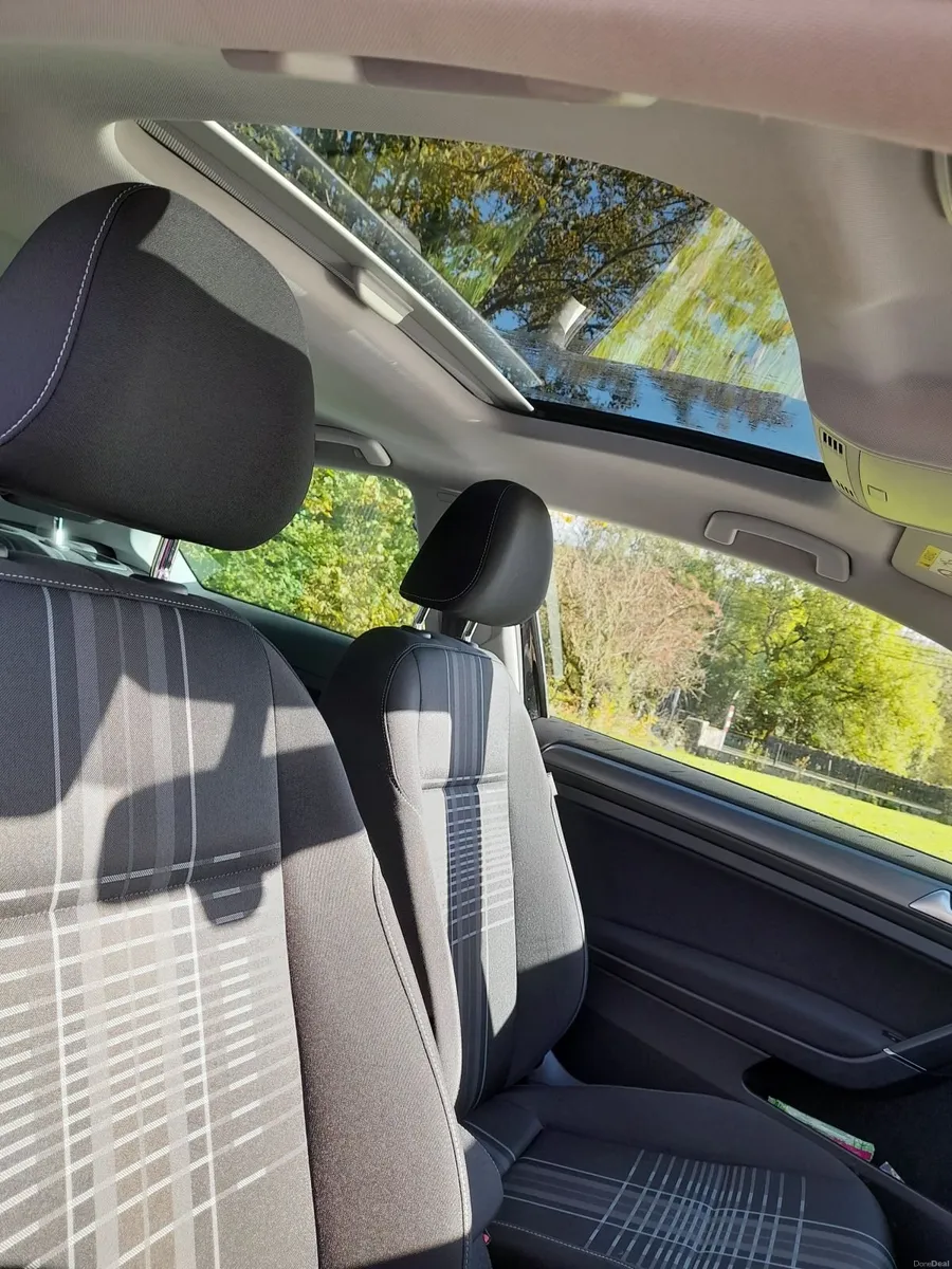 Volkswagen Golf Lounge 2016 - Image 2