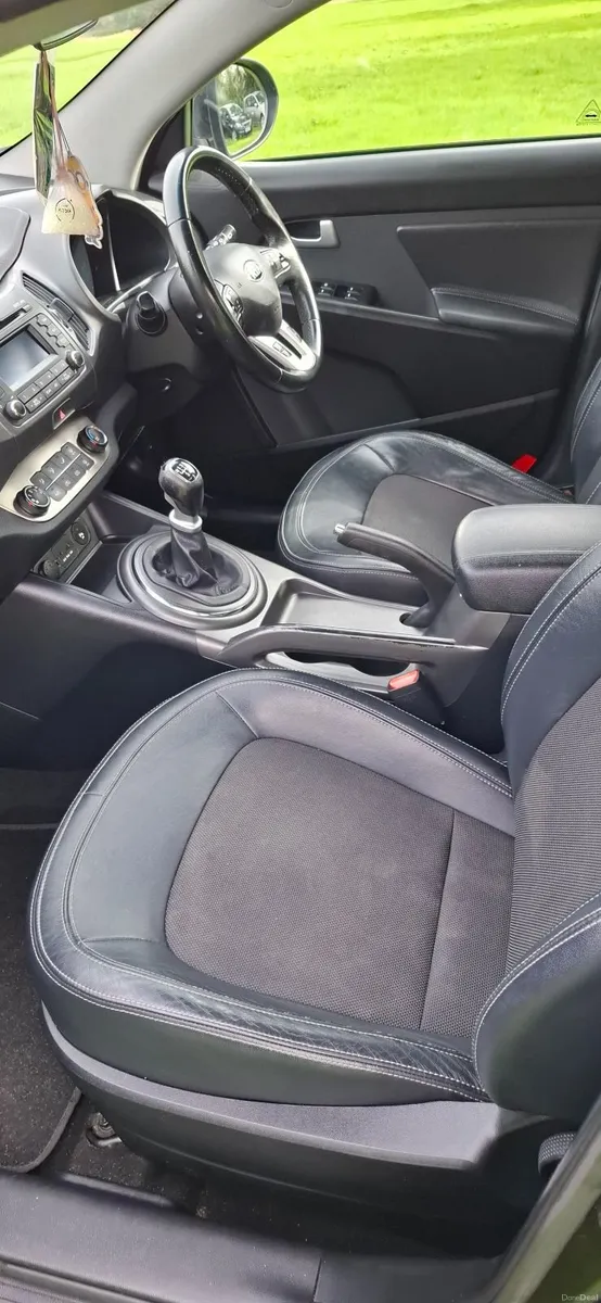 13 Kia Sportage ,SPOTLESS, NEW NCT 9/27 - Image 3